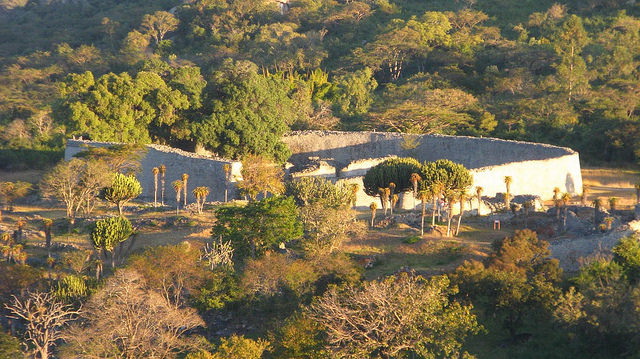 Great-Zimbabwe-Ruins-walls